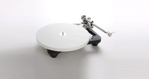 Rega Planar 10 Plattenspieler